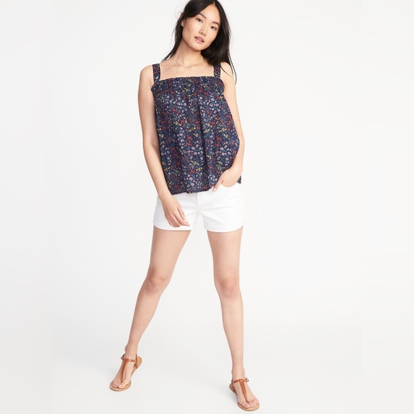 Navy flowered swing tank top - summer in a shirt! 🌸 - Picture 6 of 7